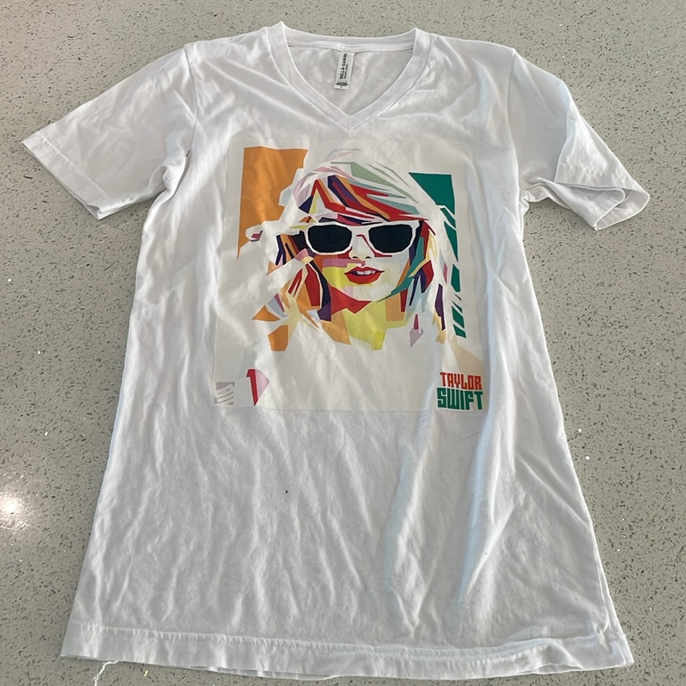 NWOT Taylor Swift Tee